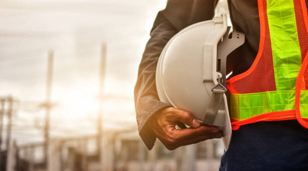 Choosing Between In-House vs Outsourced Facility Maintenance